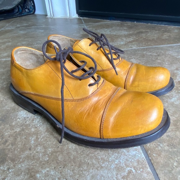 Men’s vintage MoMa yellow oxford shoes - Picture 2 of 4